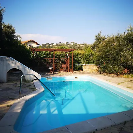 Con Piscina, Ac E Wi-fi Holiday home Imperia