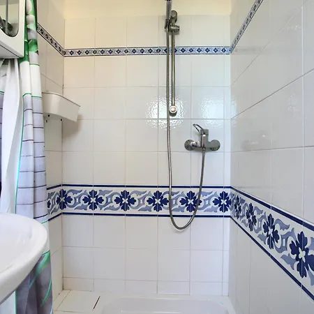 Con Piscina, Ac E Wi-fi * Imperia